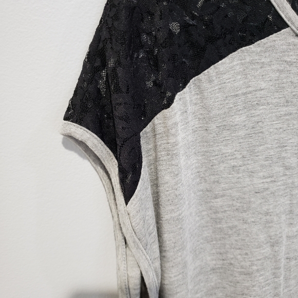 Lace panel Forever 21 lightweight knit top - Picture 3 of 4